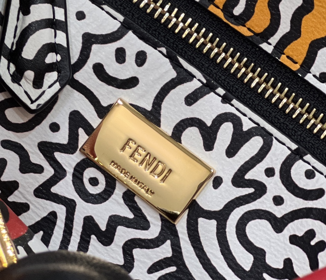 F**di lconic peekaboo