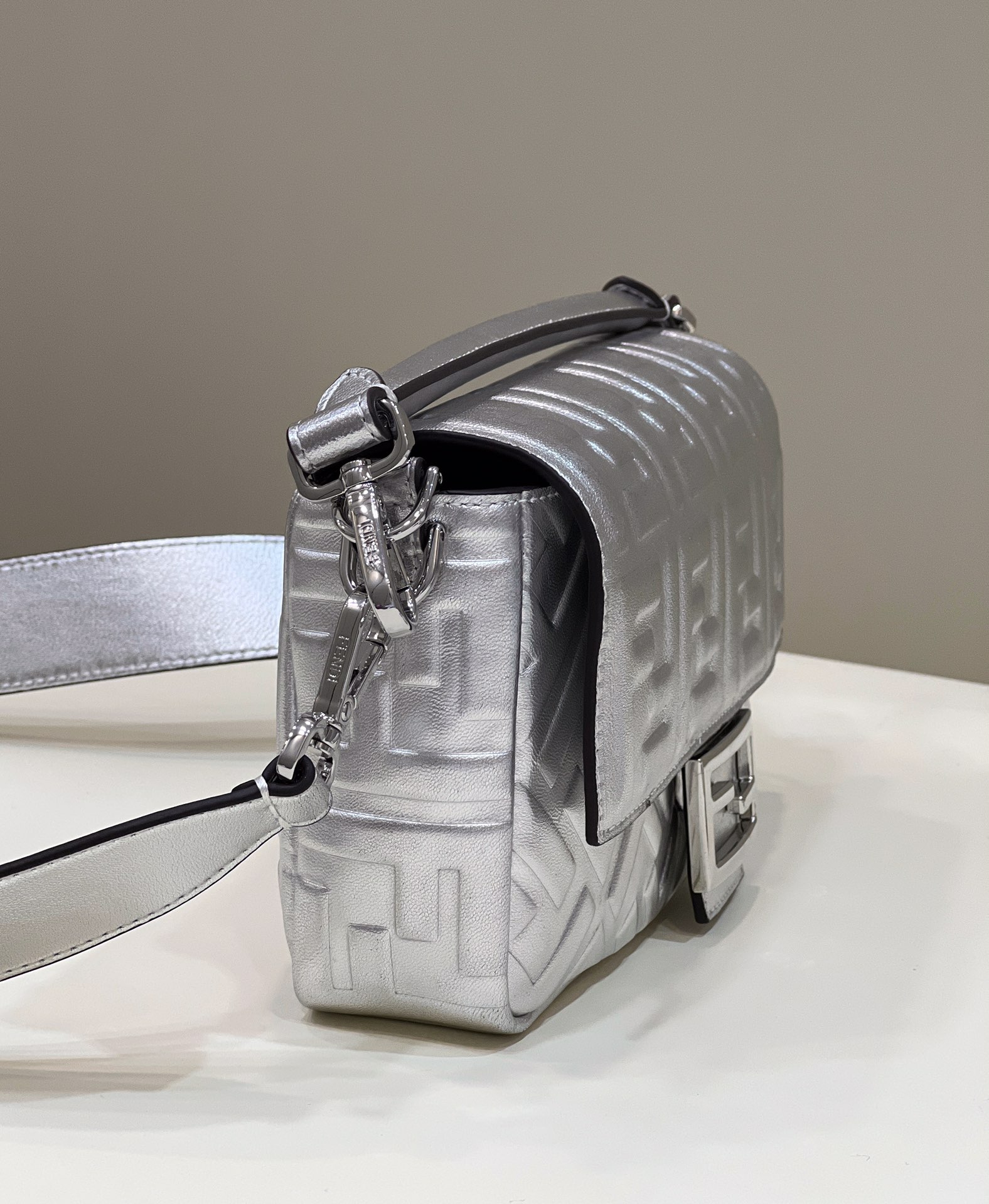 F**di baguette medium bag