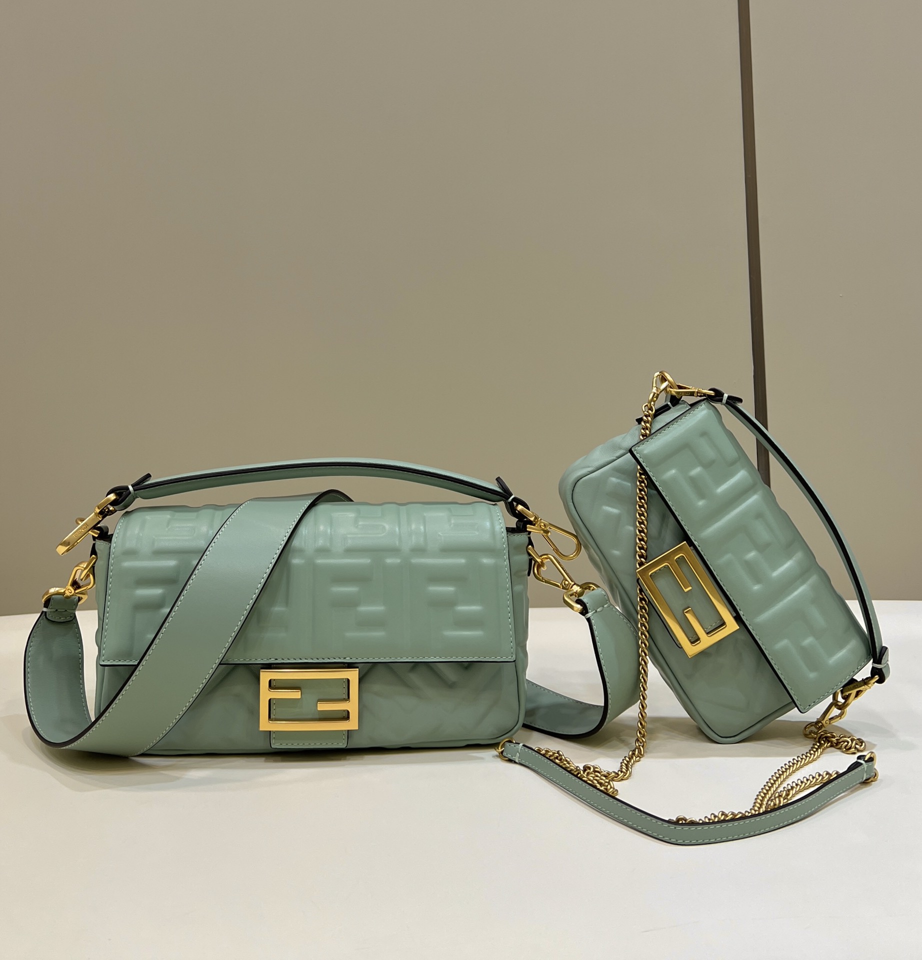 F**di baguette medium bag