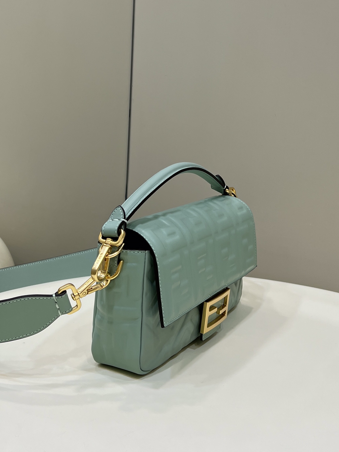 F**di baguette medium bag