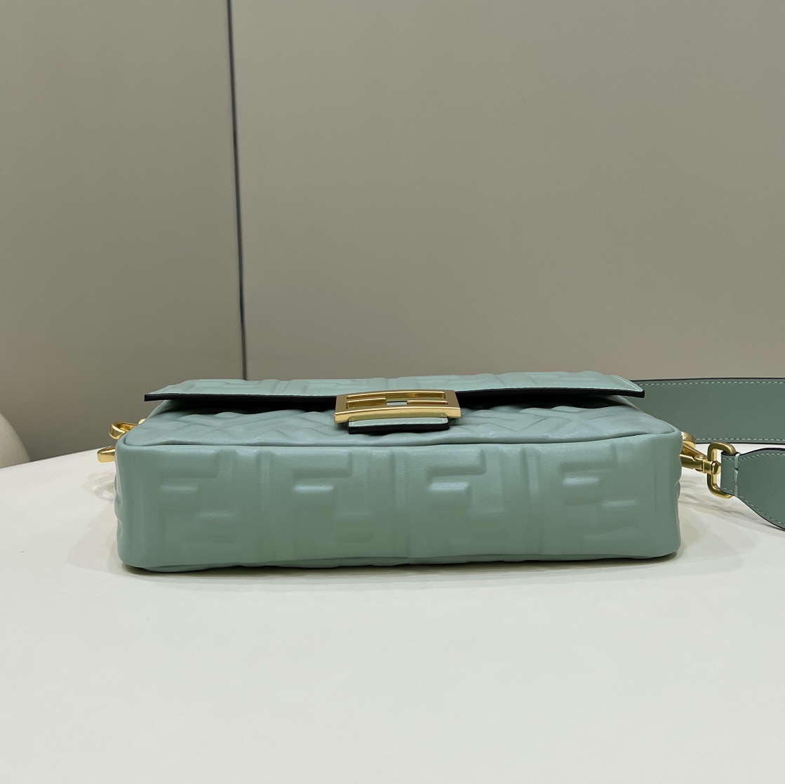 F**di baguette medium bag