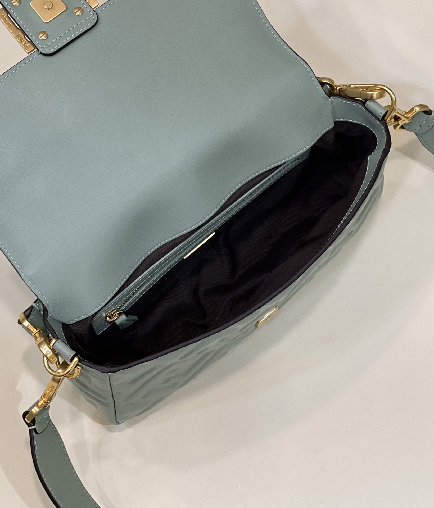 F**di baguette medium bag