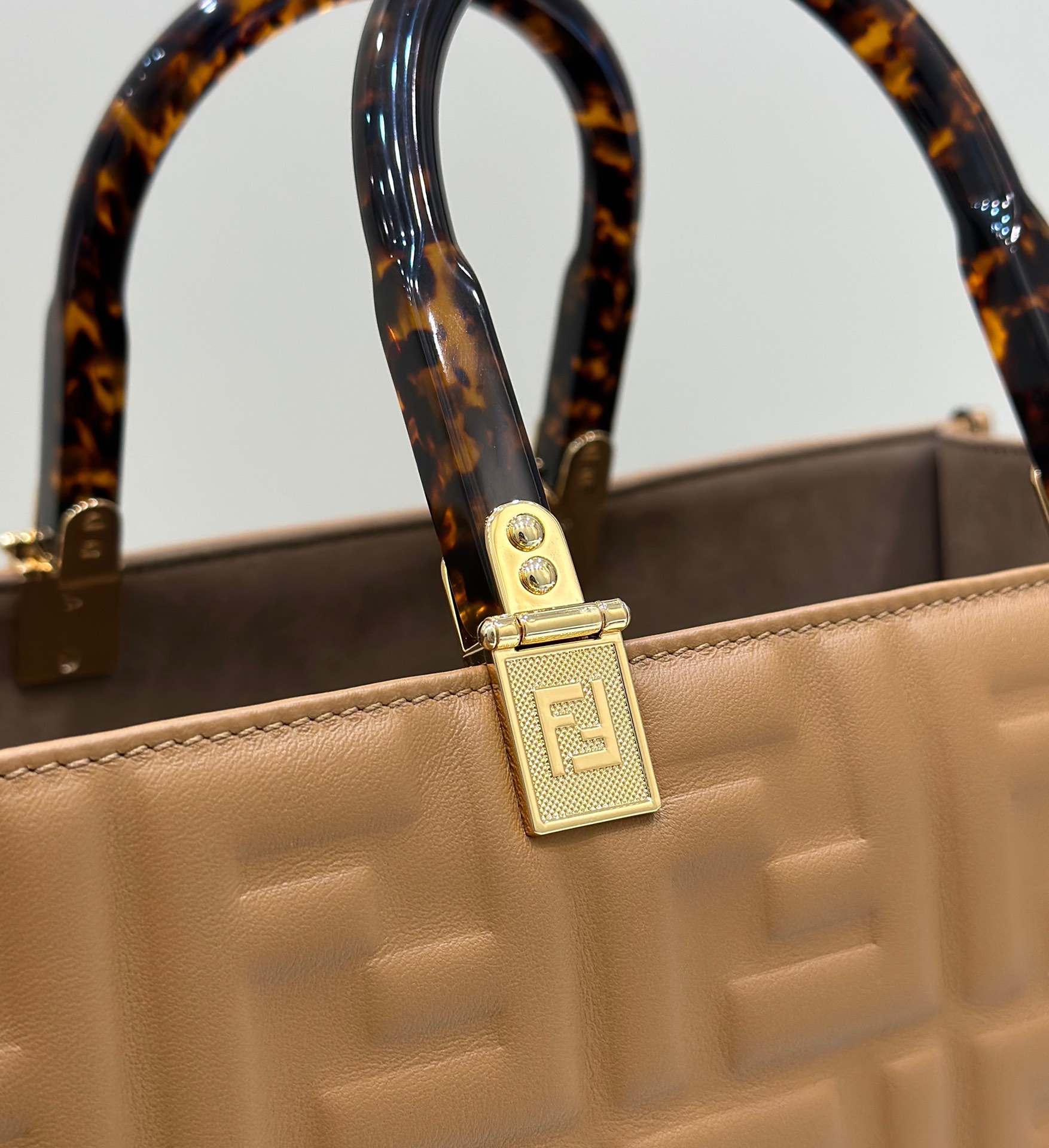 F**di sunshine medium