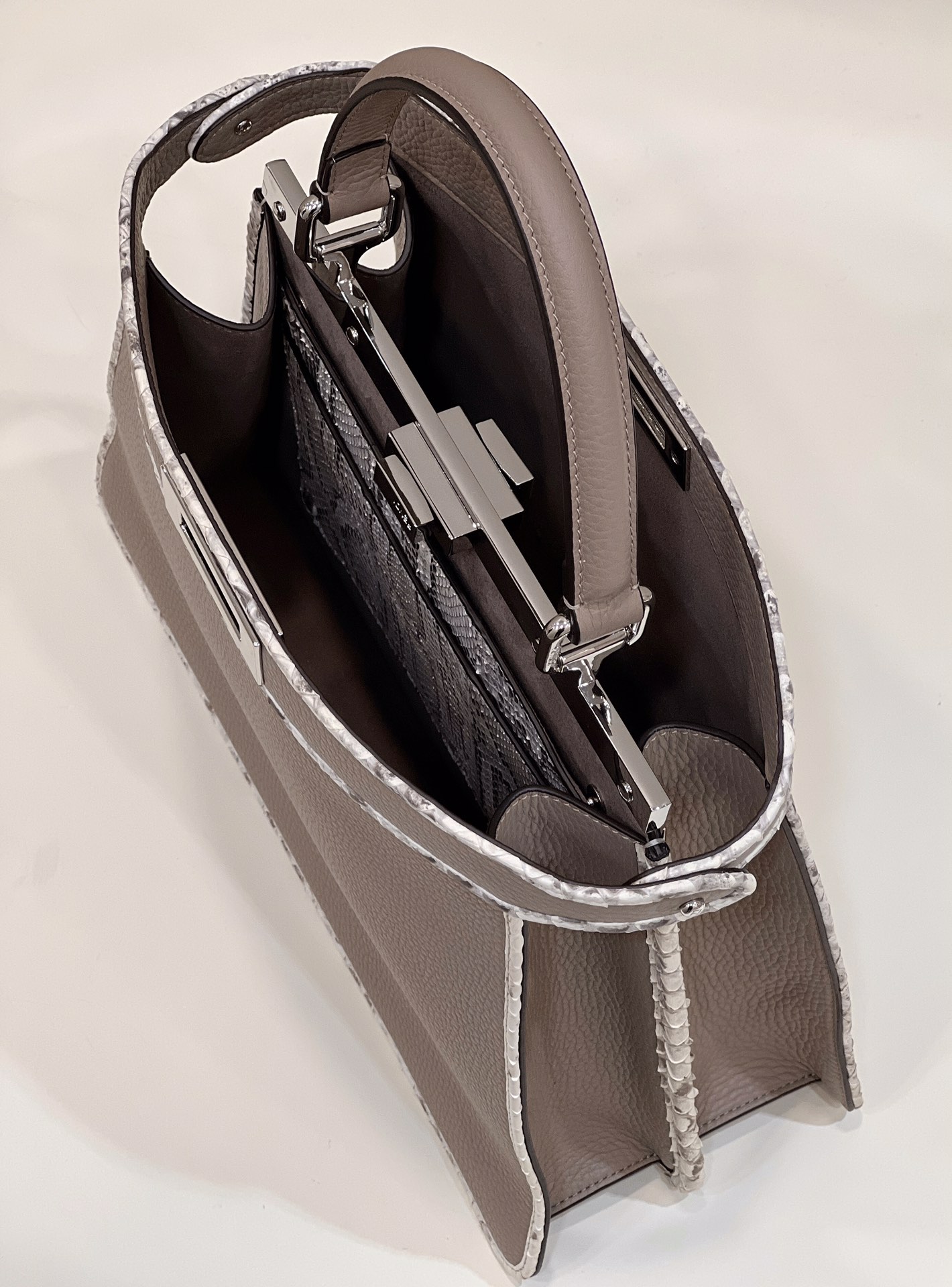 F**di peekaboo medium bag