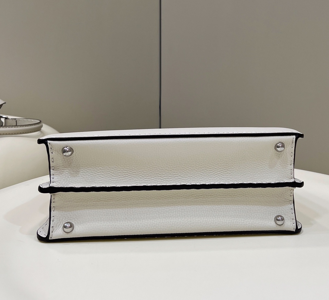 F**di peekaboo medium bag