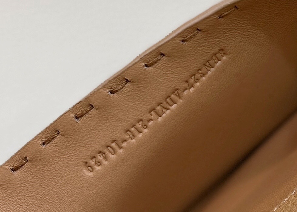 F**di peekaboo medium bag