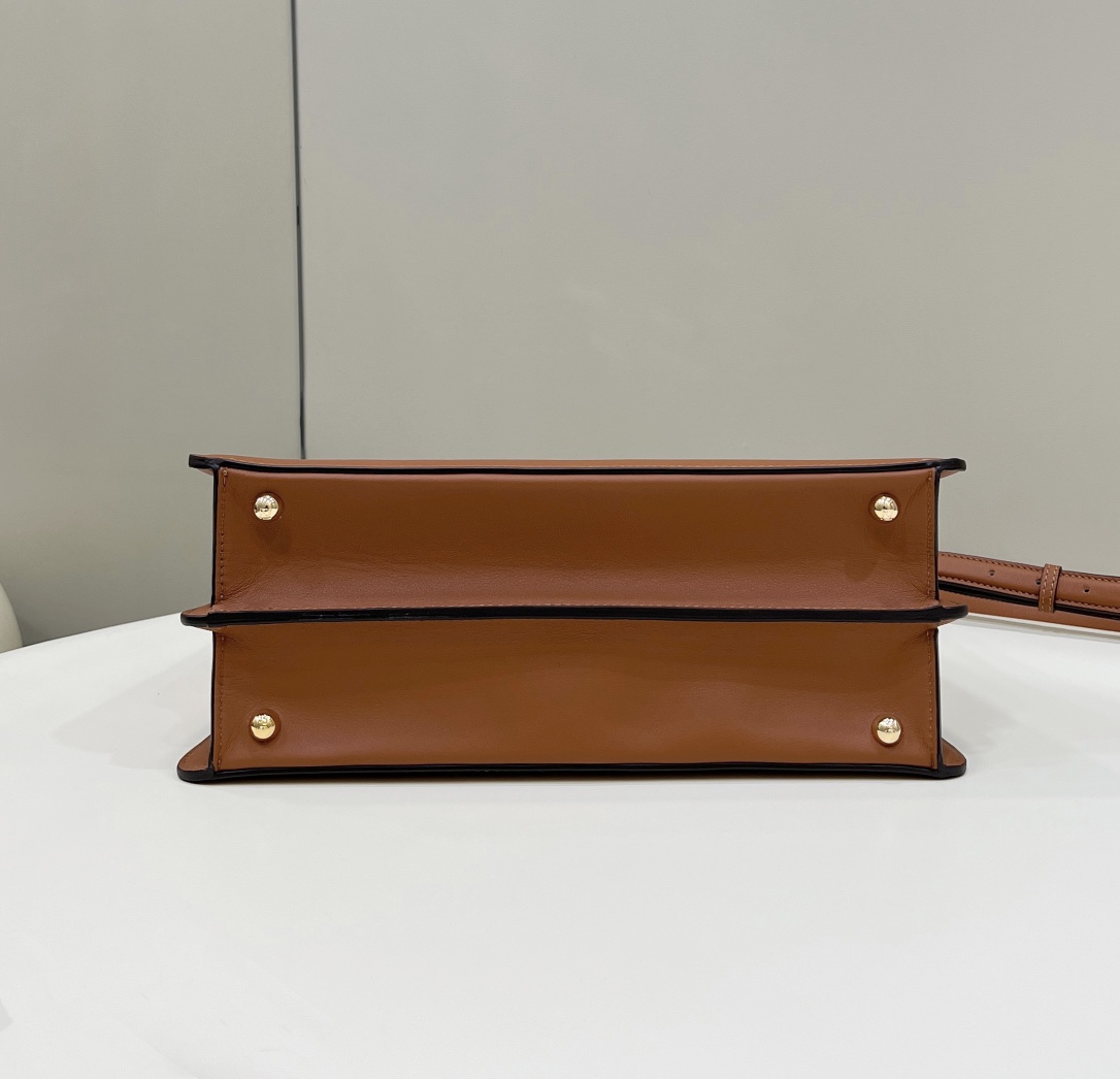 F**di new style  peekaboo i see u