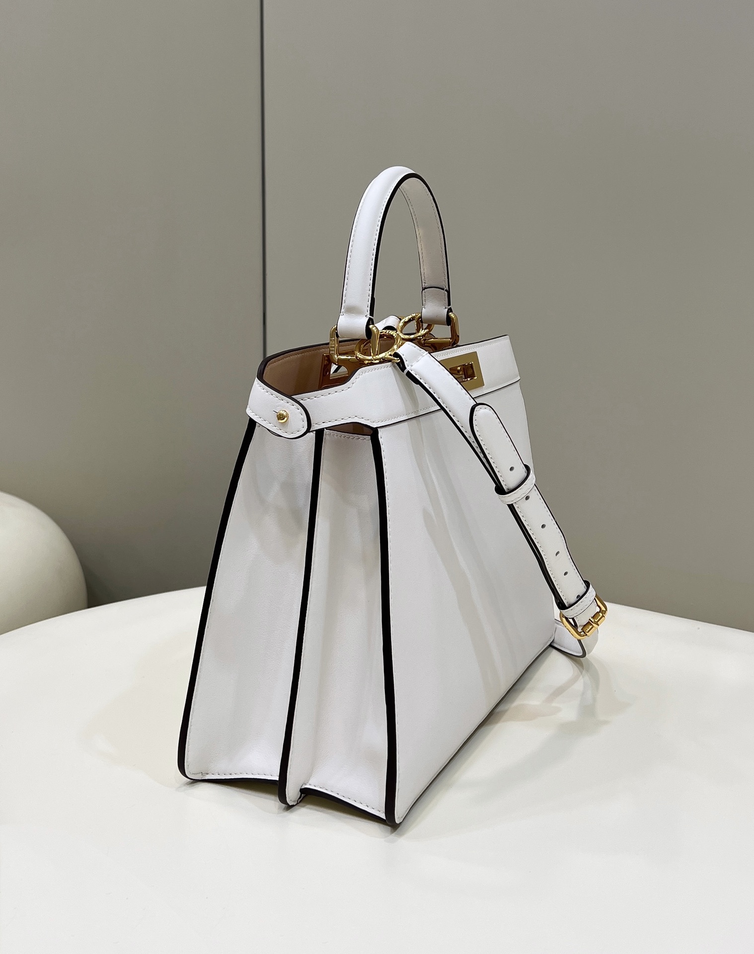 F**di new style peekaboo i see u