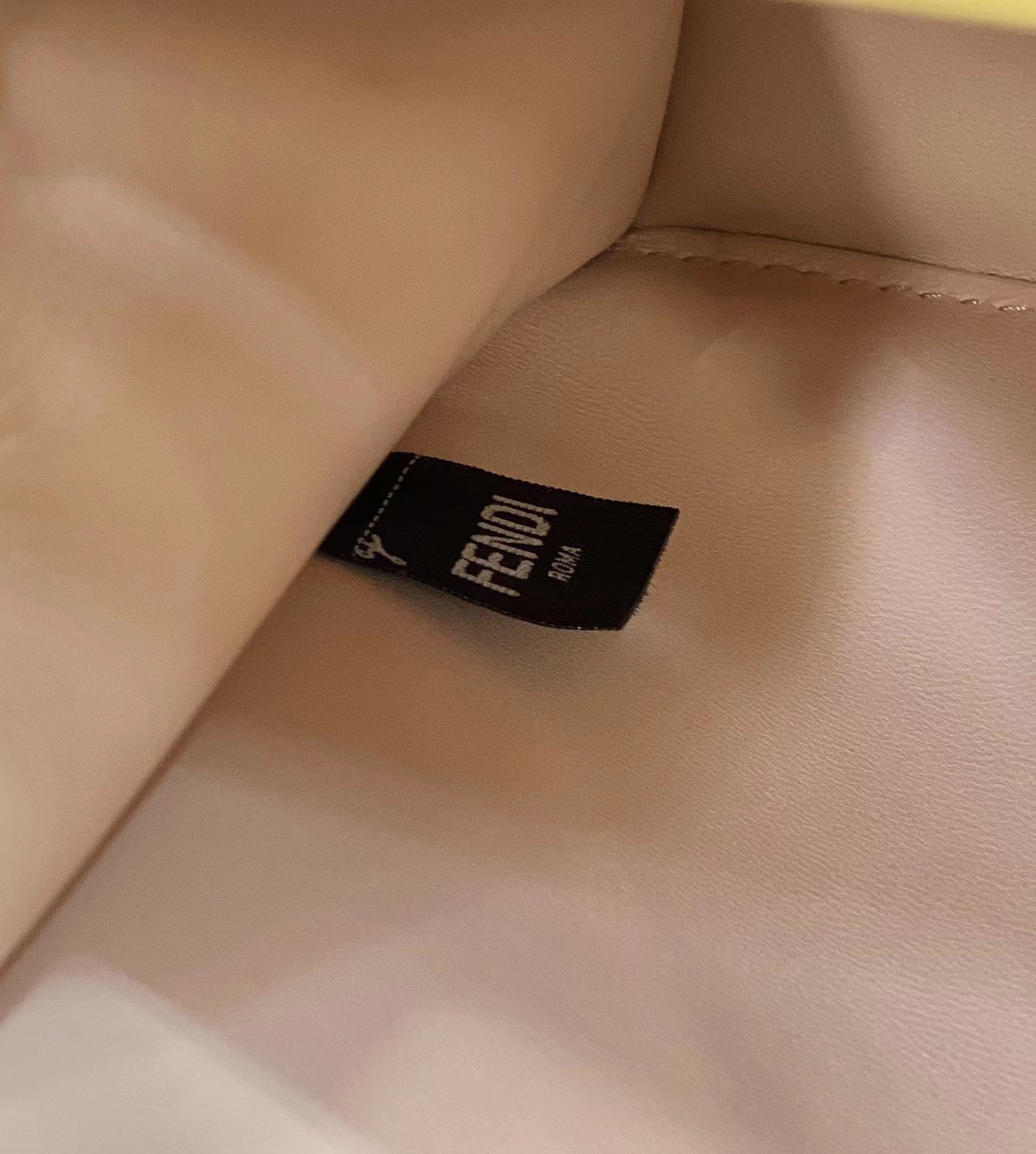 F**di new style peekaboo i see u