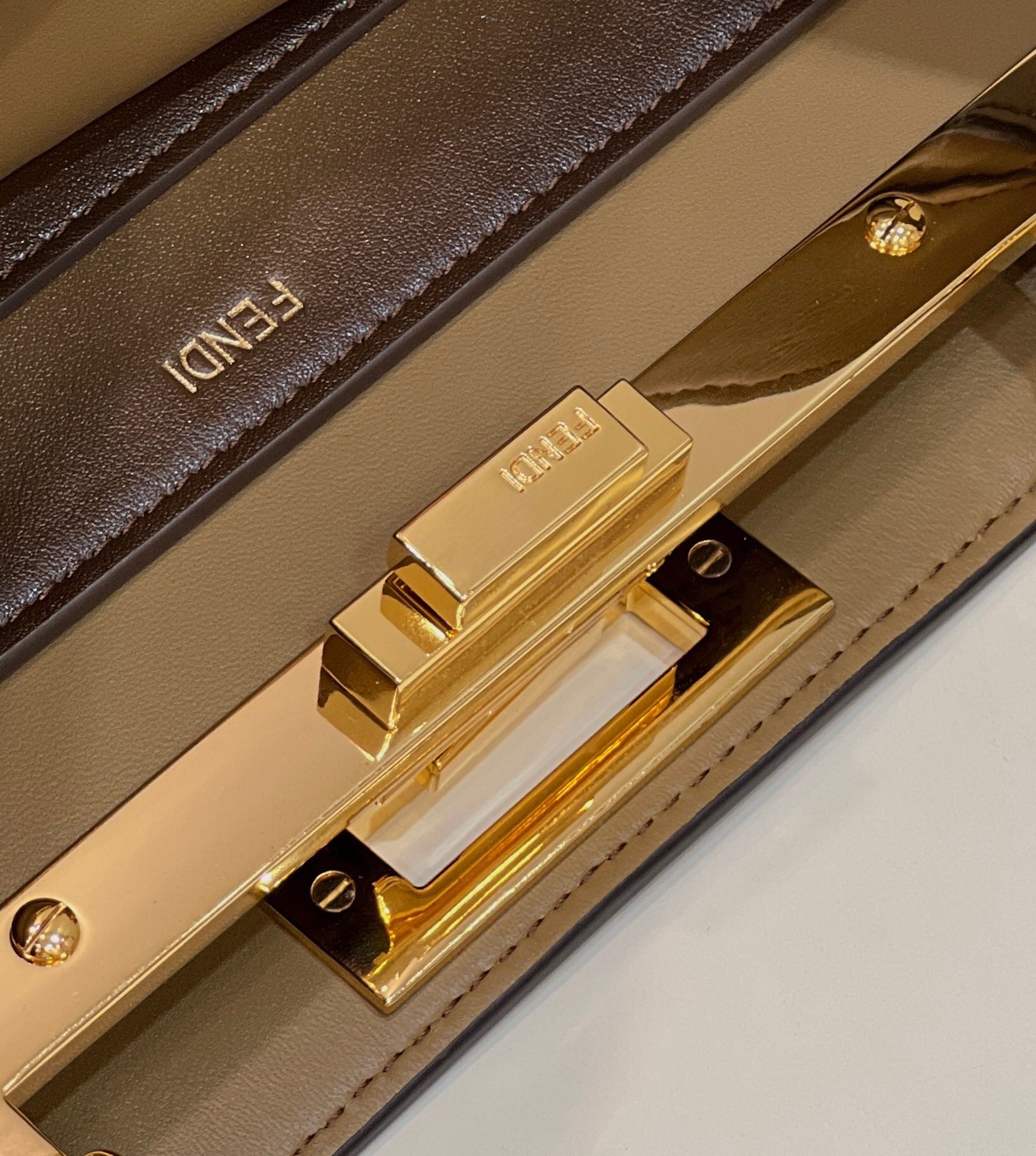 F**di new style  peekaboo i see u