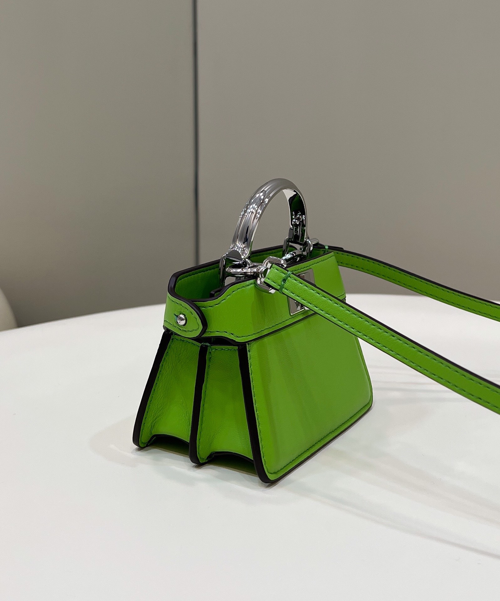 F**di nano peekaboo maxi handle