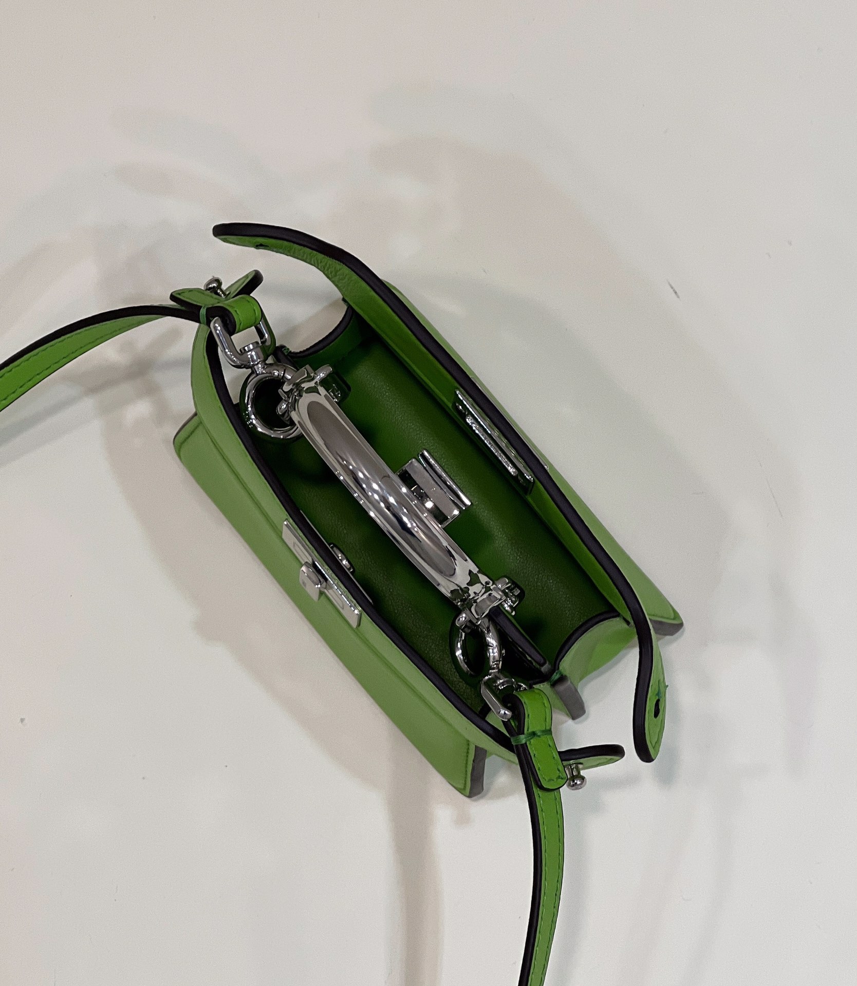 F**di nano peekaboo maxi handle