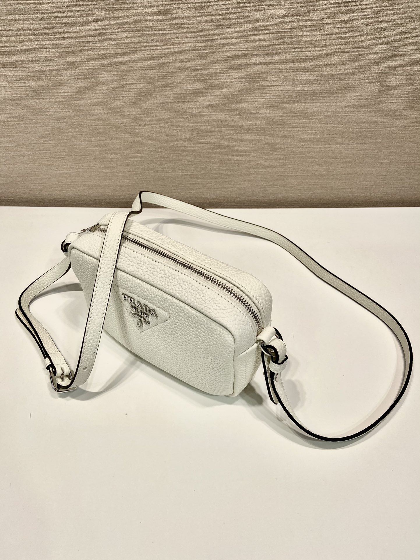 Pra*a small leather bag