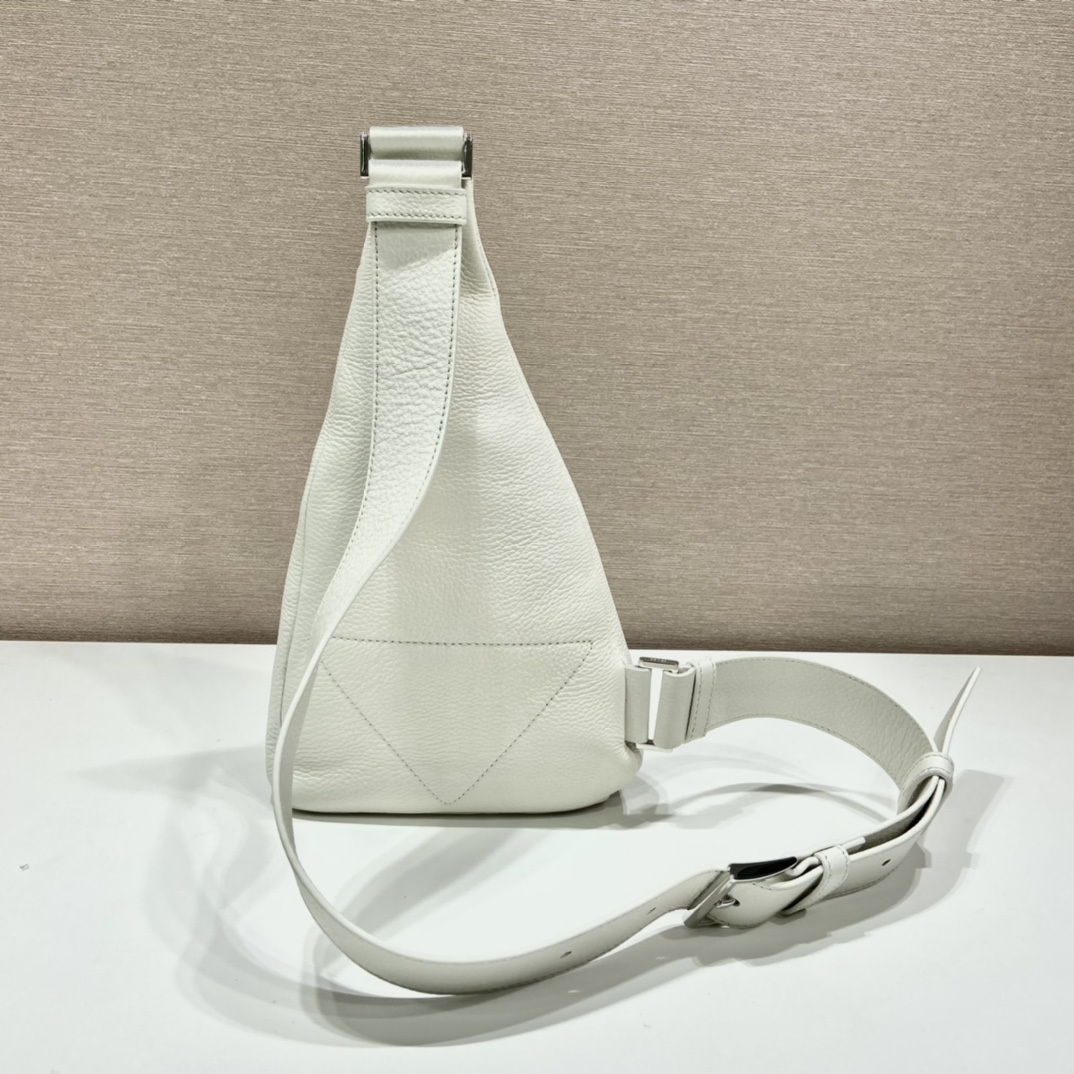 Pra*a cross leather bag