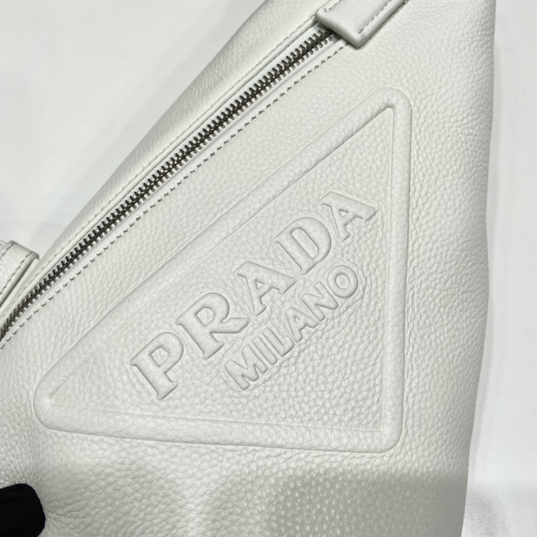 Pra*a cross leather bag