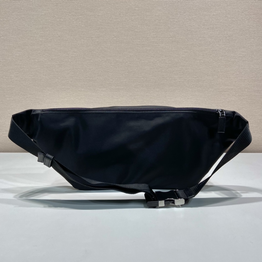 Pra*a men waist bag