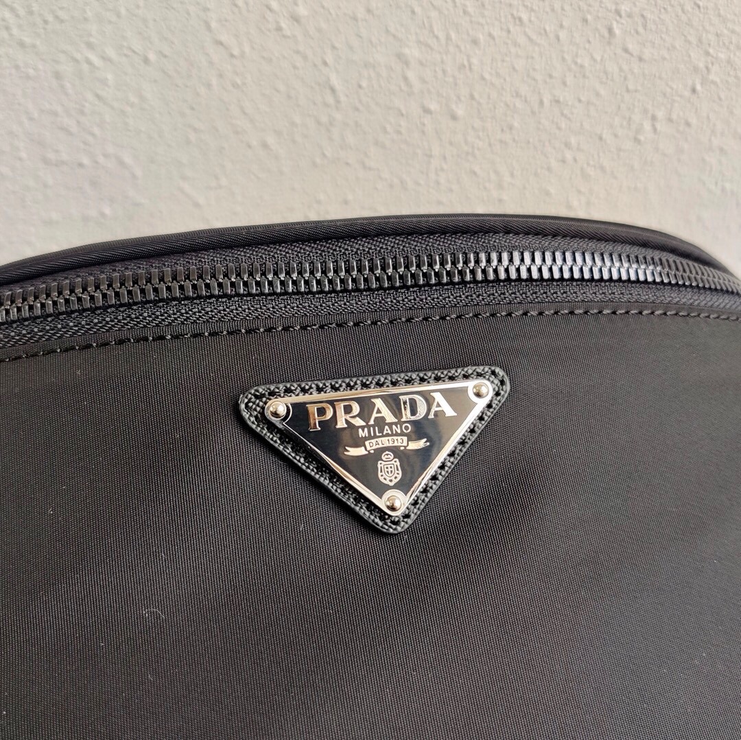 Pra*a  black re-nylon belt bag