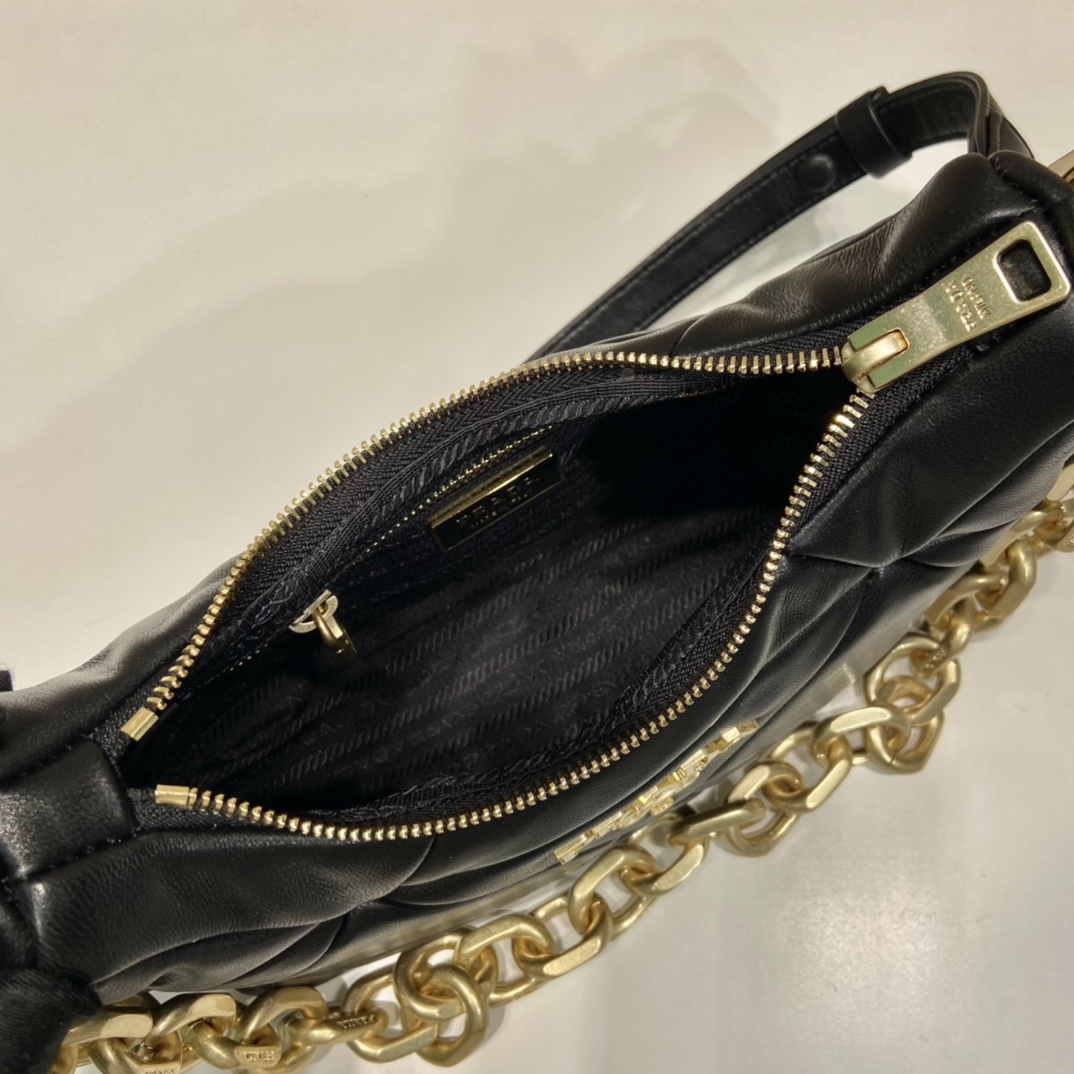 Pra*a leather shoulder bag