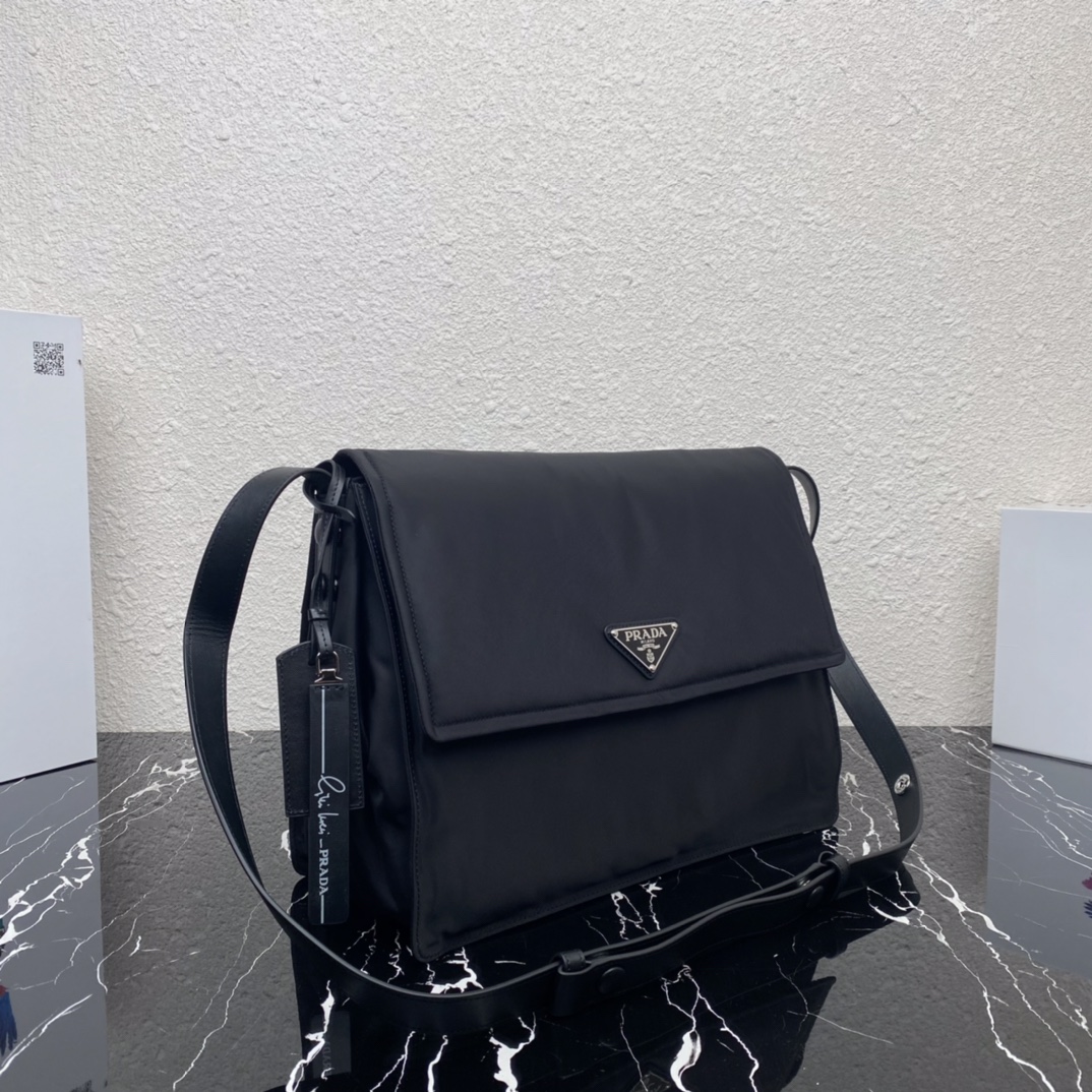 Pra*a re-nylon bag