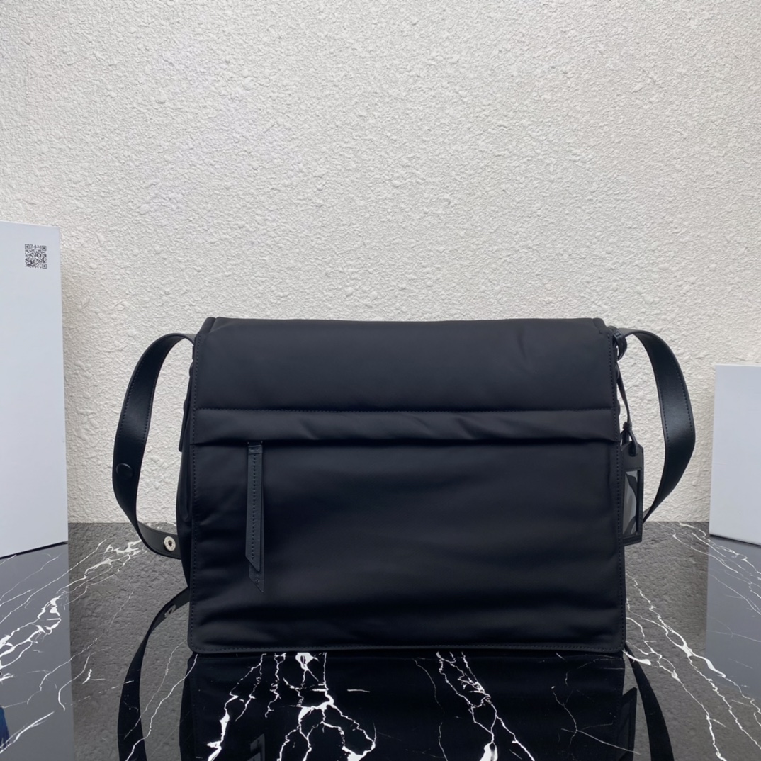 Pra*a re-nylon bag