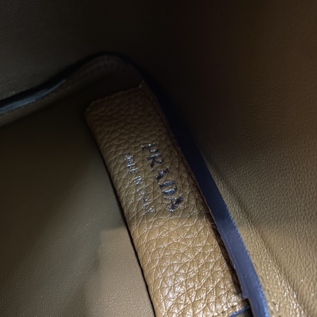 Pra*a leather mini bag