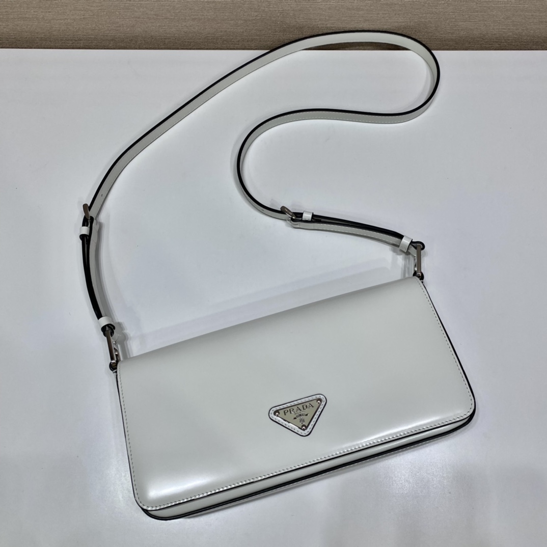 Pra*a brushed leather Pra*a femme bag