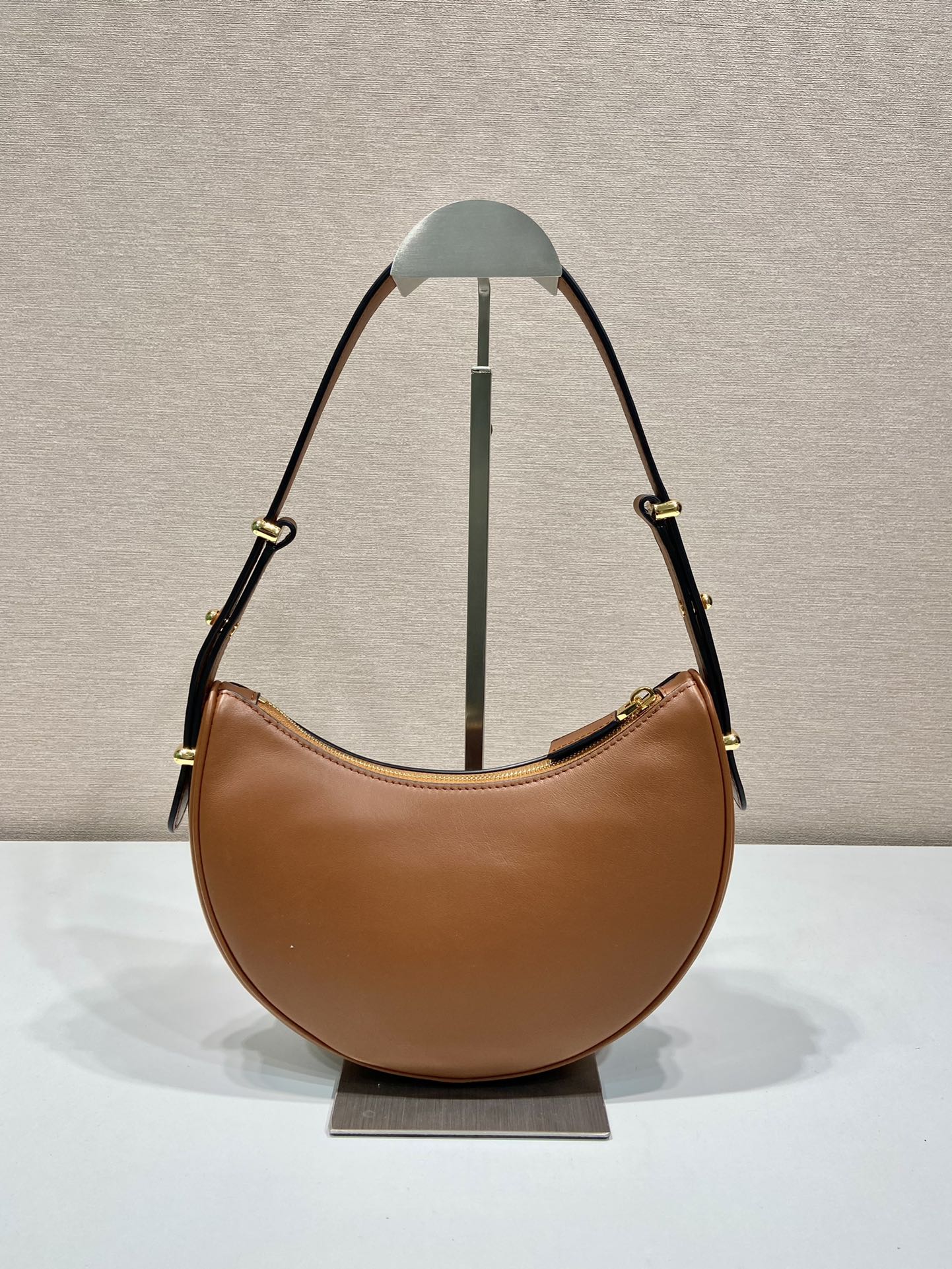 Pra*a arqué leather shoulder bag