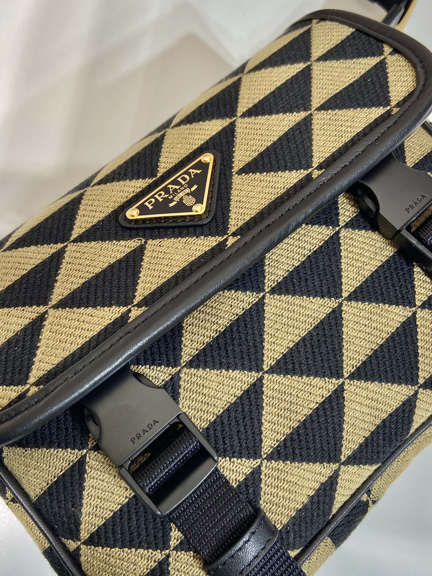 Pra*a shoulder bag