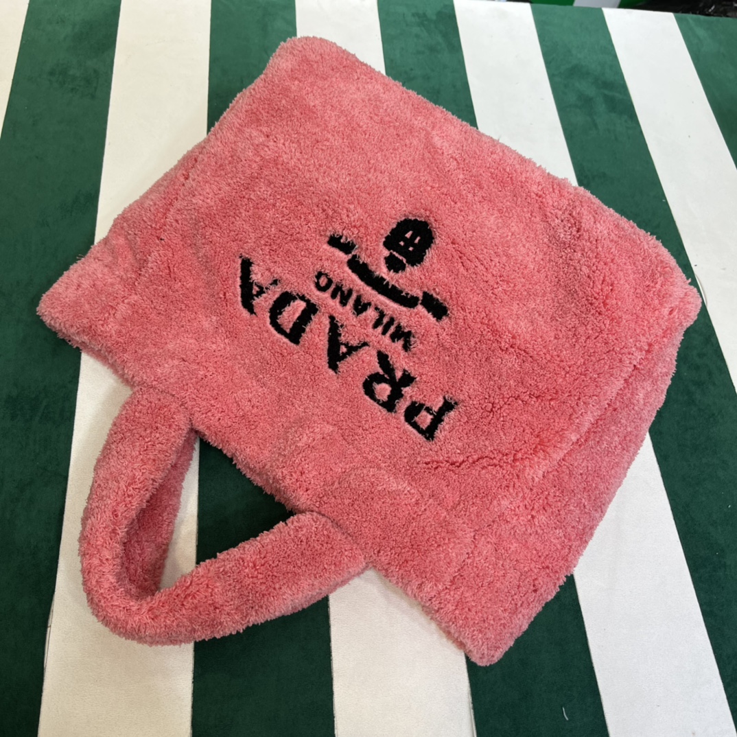 Pra*a terry tote bag