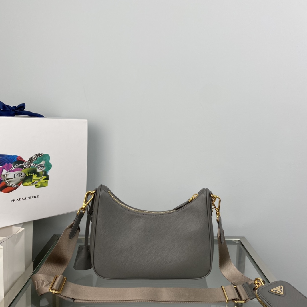 Pra*a re-edition 2005 saffiano leather bag