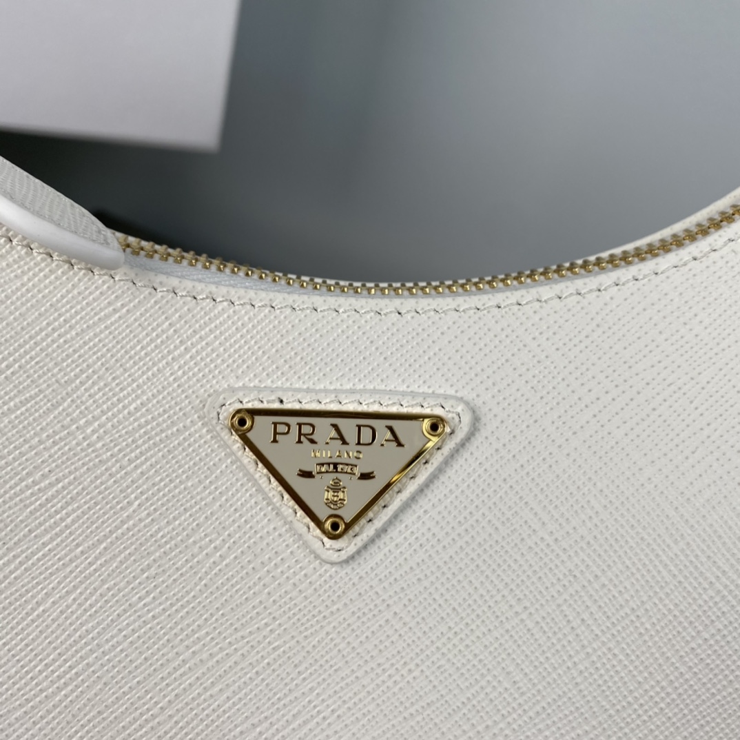 Pra*a re-edition 2005 saffiano leather bag