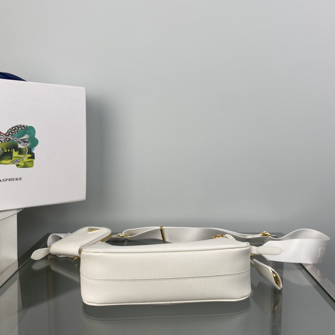Pra*a re-edition 2005 saffiano leather bag