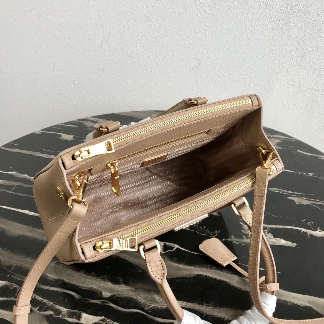 medium Pra*a galleria saffiano leather bag