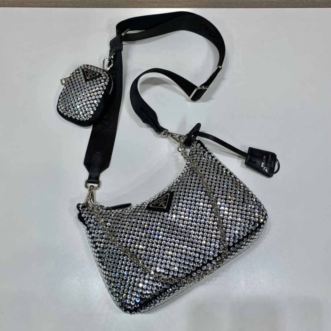 Pra*a re-edition 2005 bag