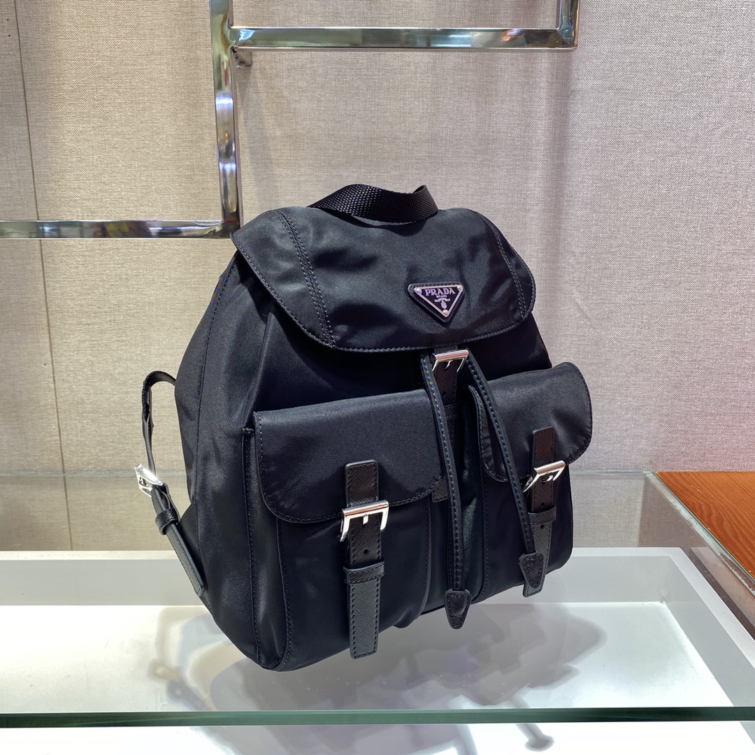 Pra*a small  backpack