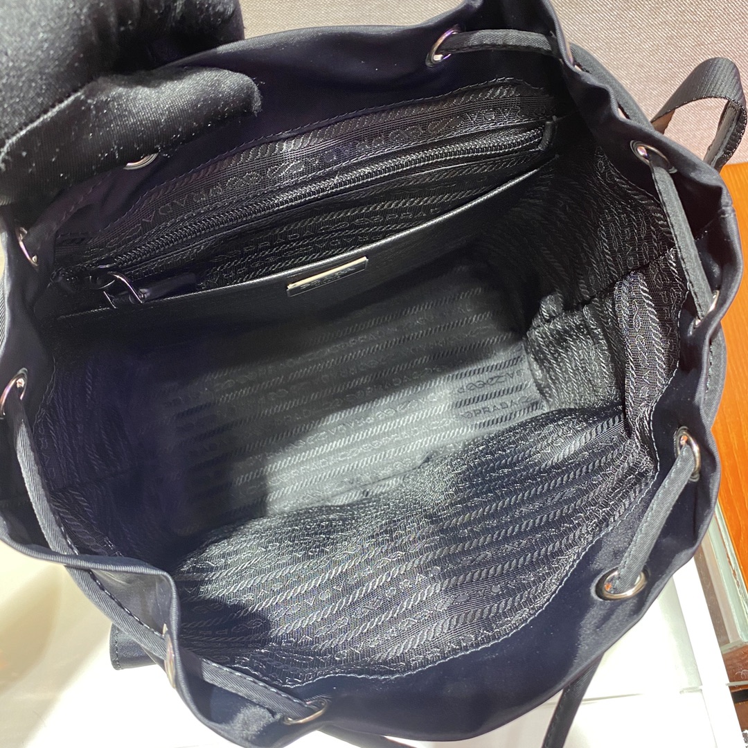 Pra*a small  backpack