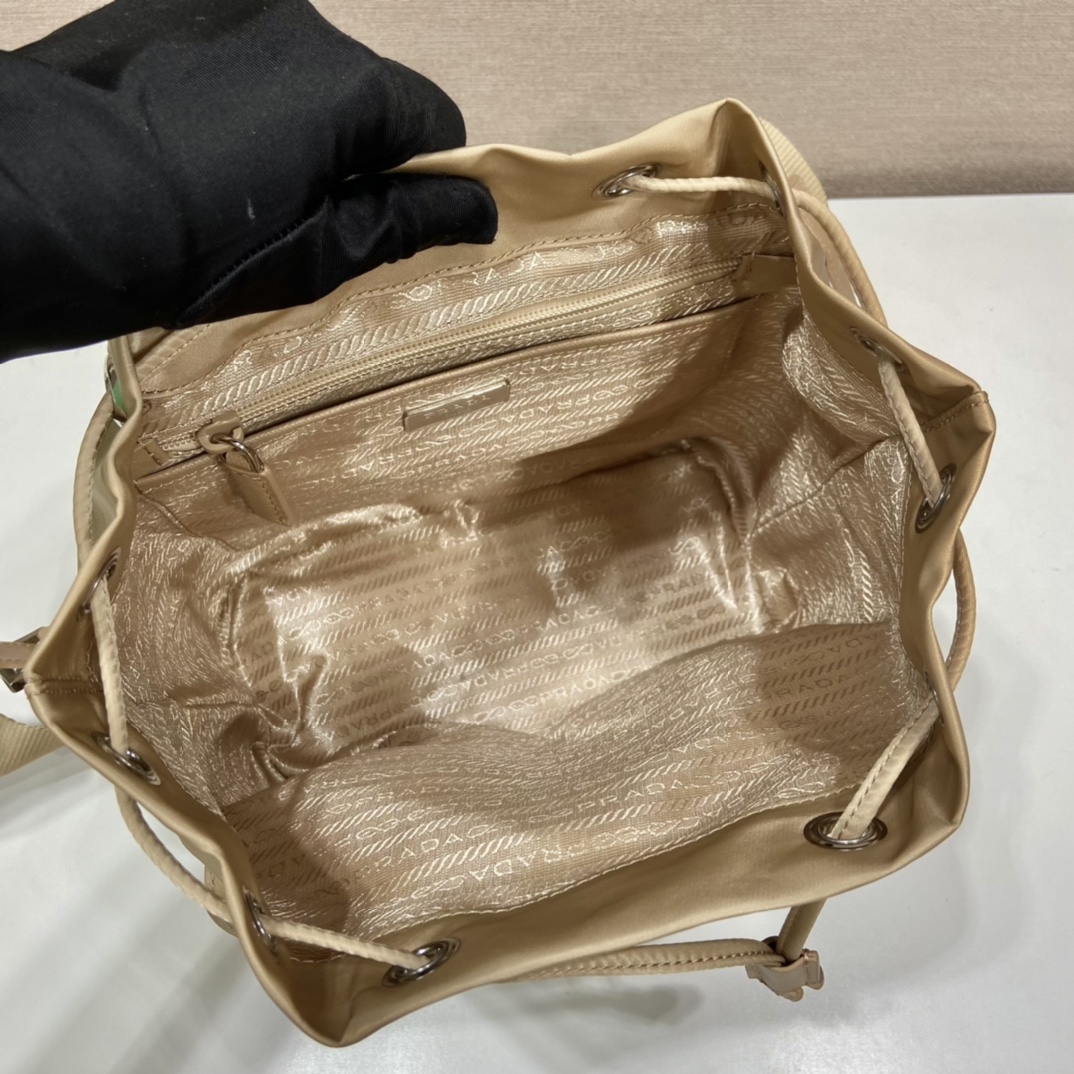 Pra*a small backpack
