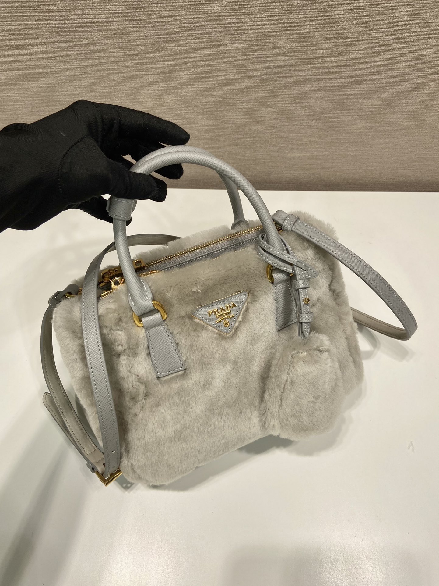 Pra*a galleria saffiano shearling top-handle bag