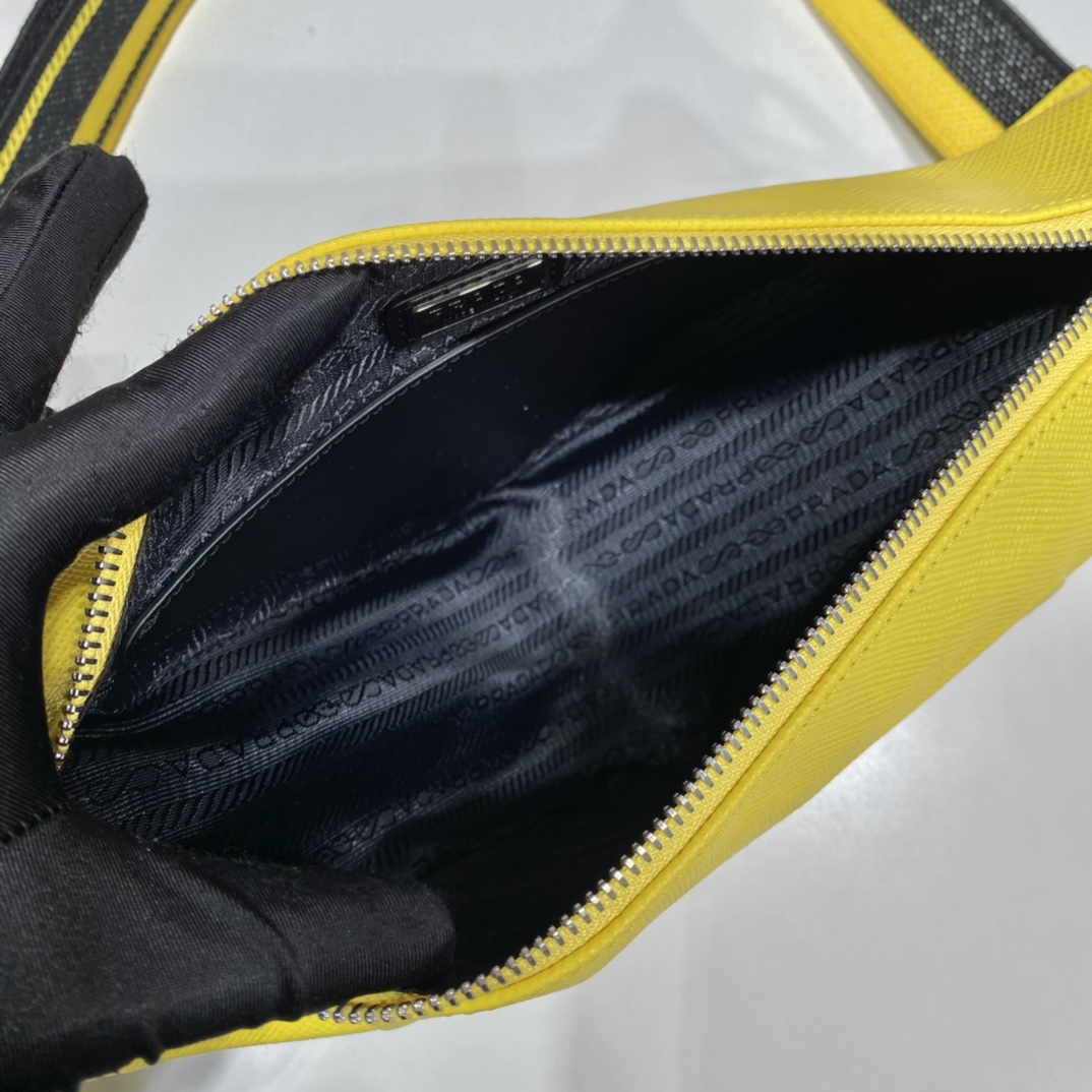 saffiano Pra*a triangle bag