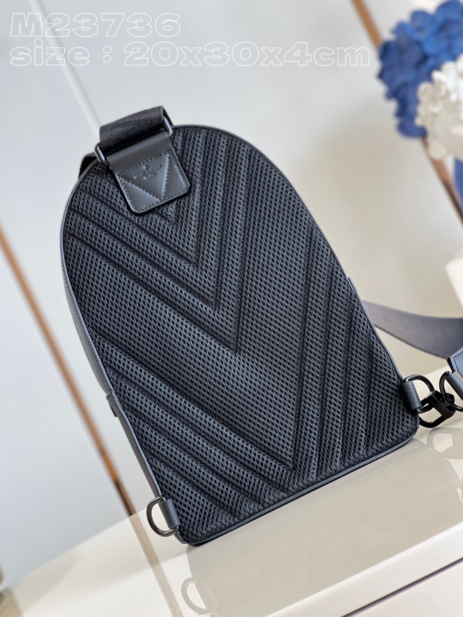 l**is V*t*n takeoff backpack