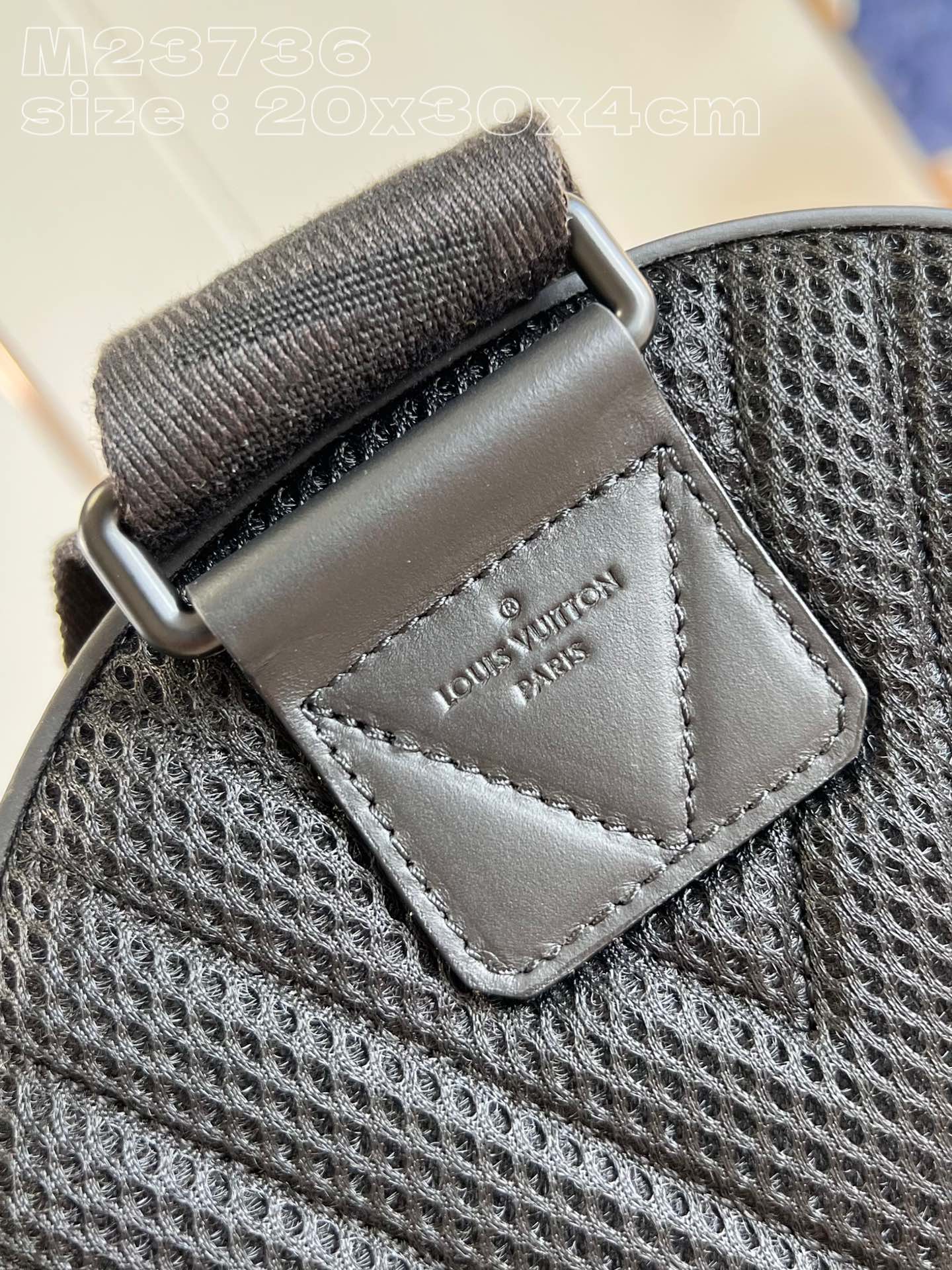 l**is V*t*n takeoff backpack