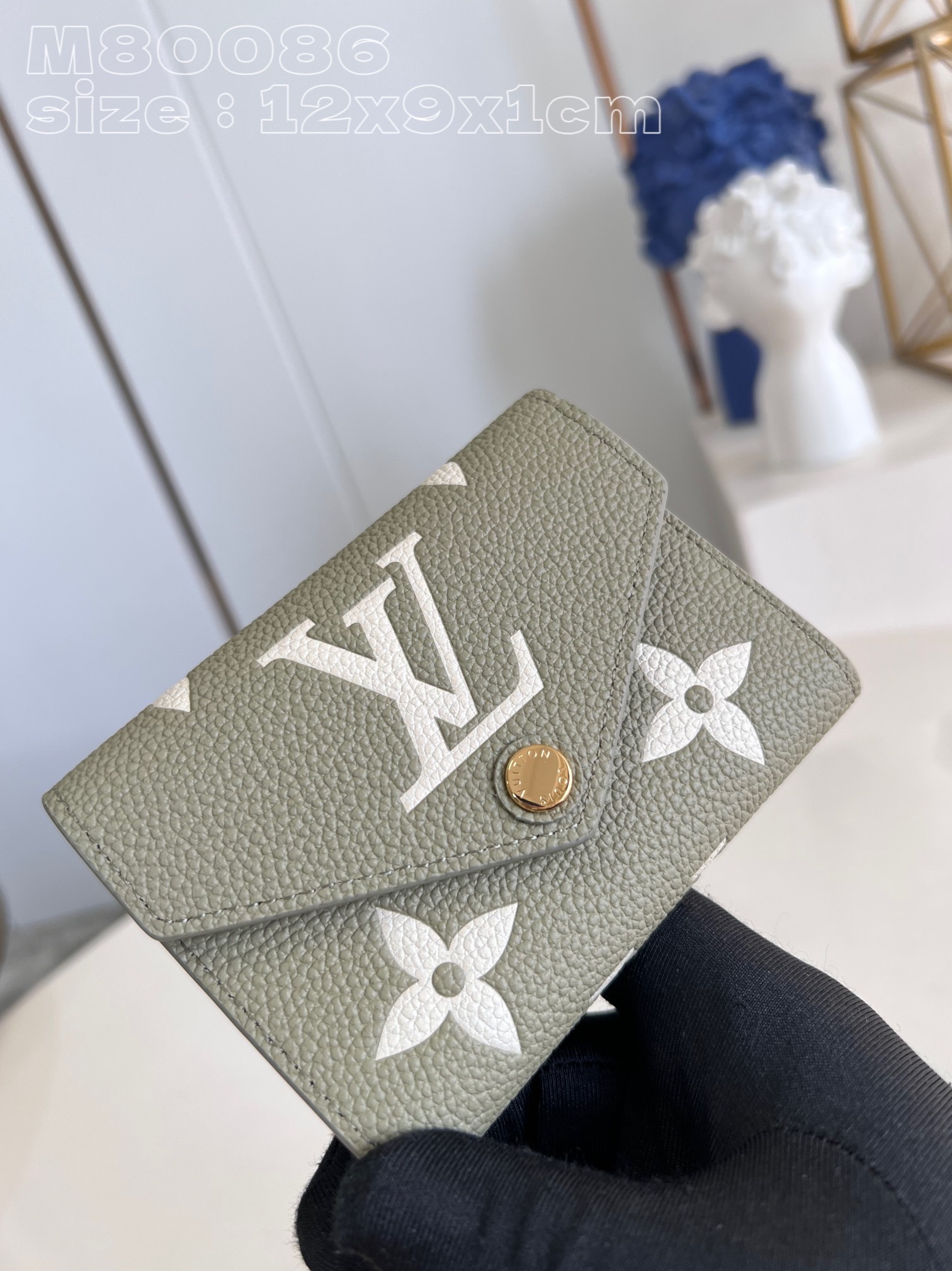 l**is V*t*n victorine wallet