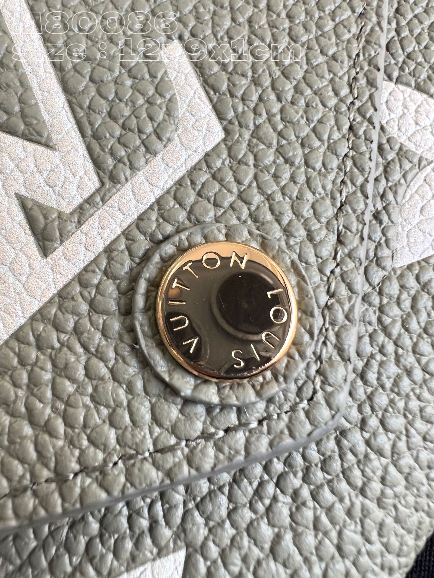 l**is V*t*n victorine wallet