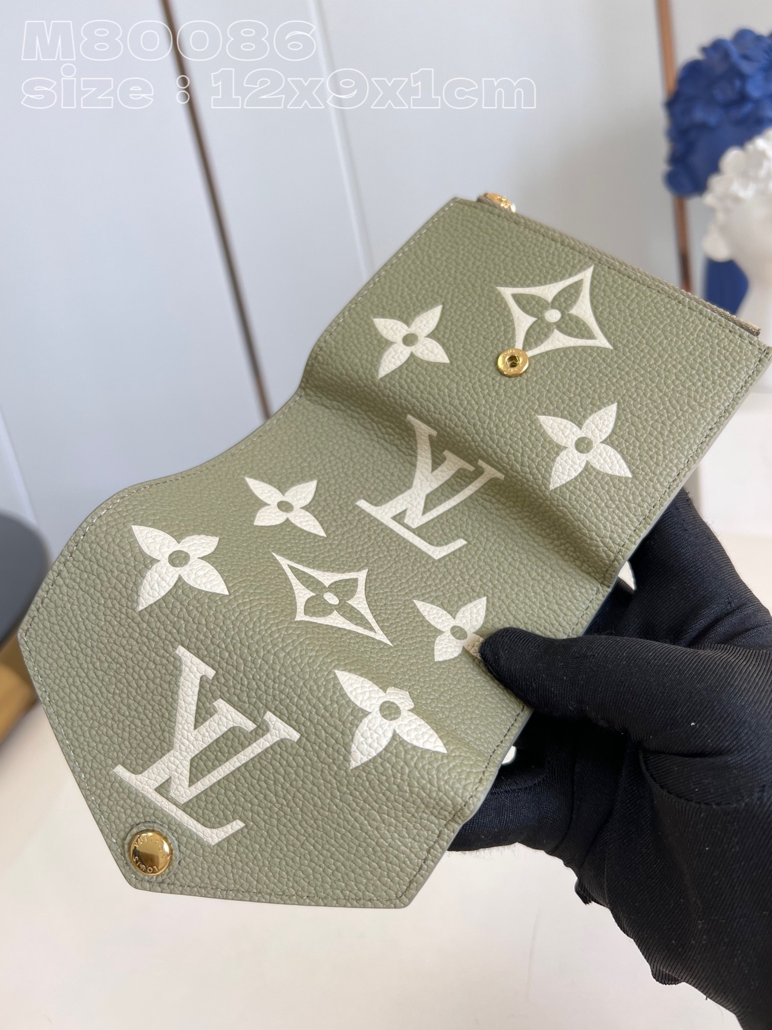 l**is V*t*n victorine wallet