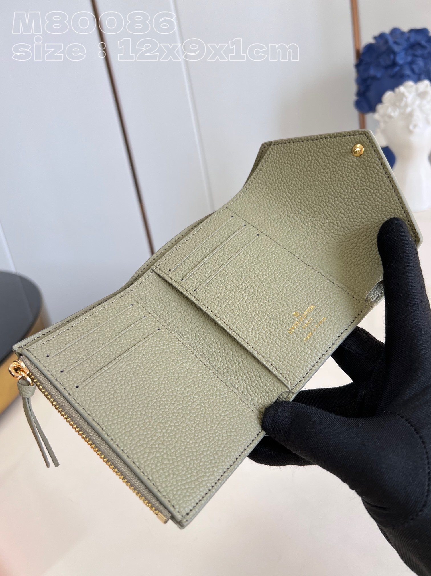 l**is V*t*n victorine wallet