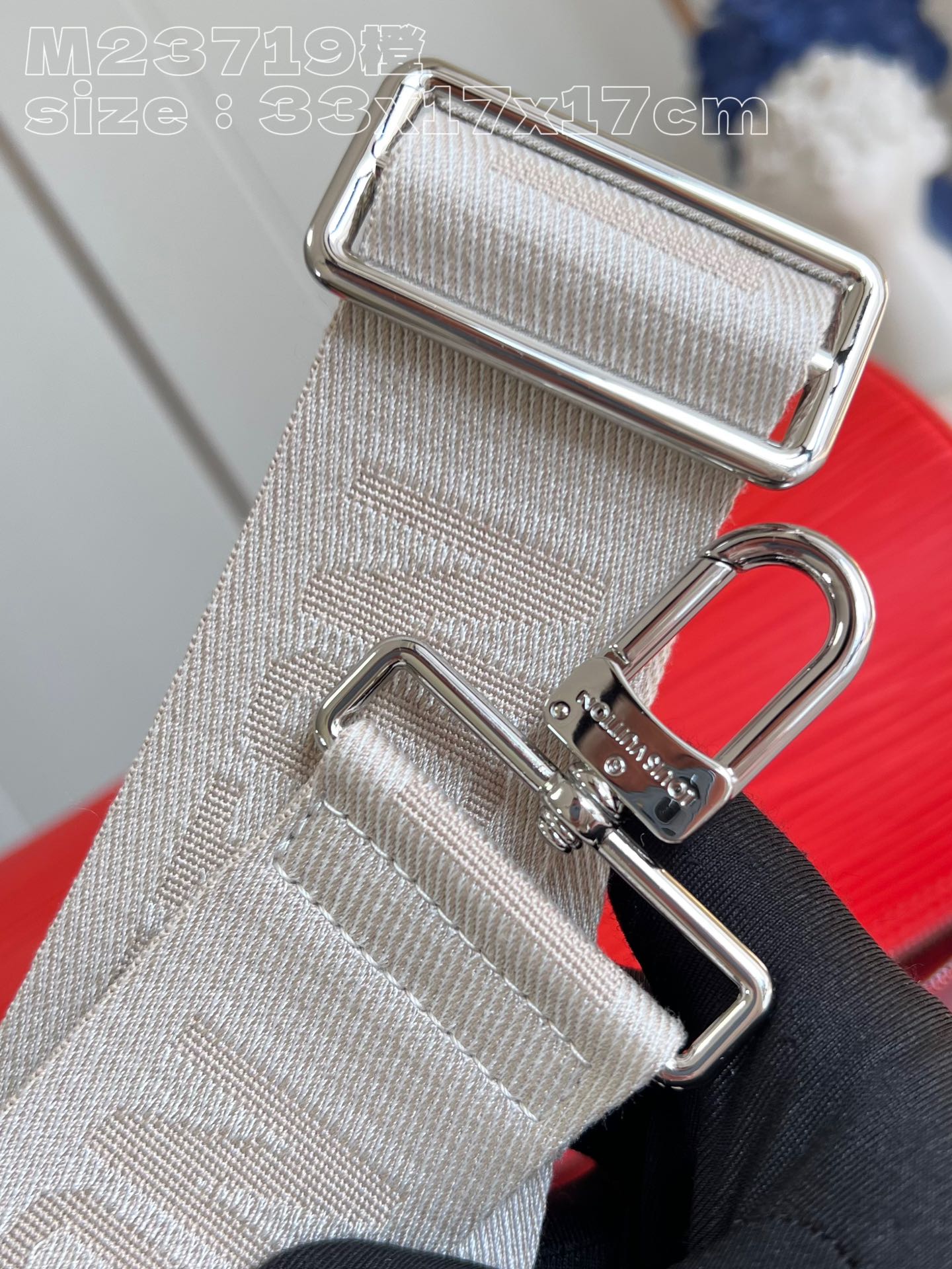 l**is V*t*n soft polochon mm bag