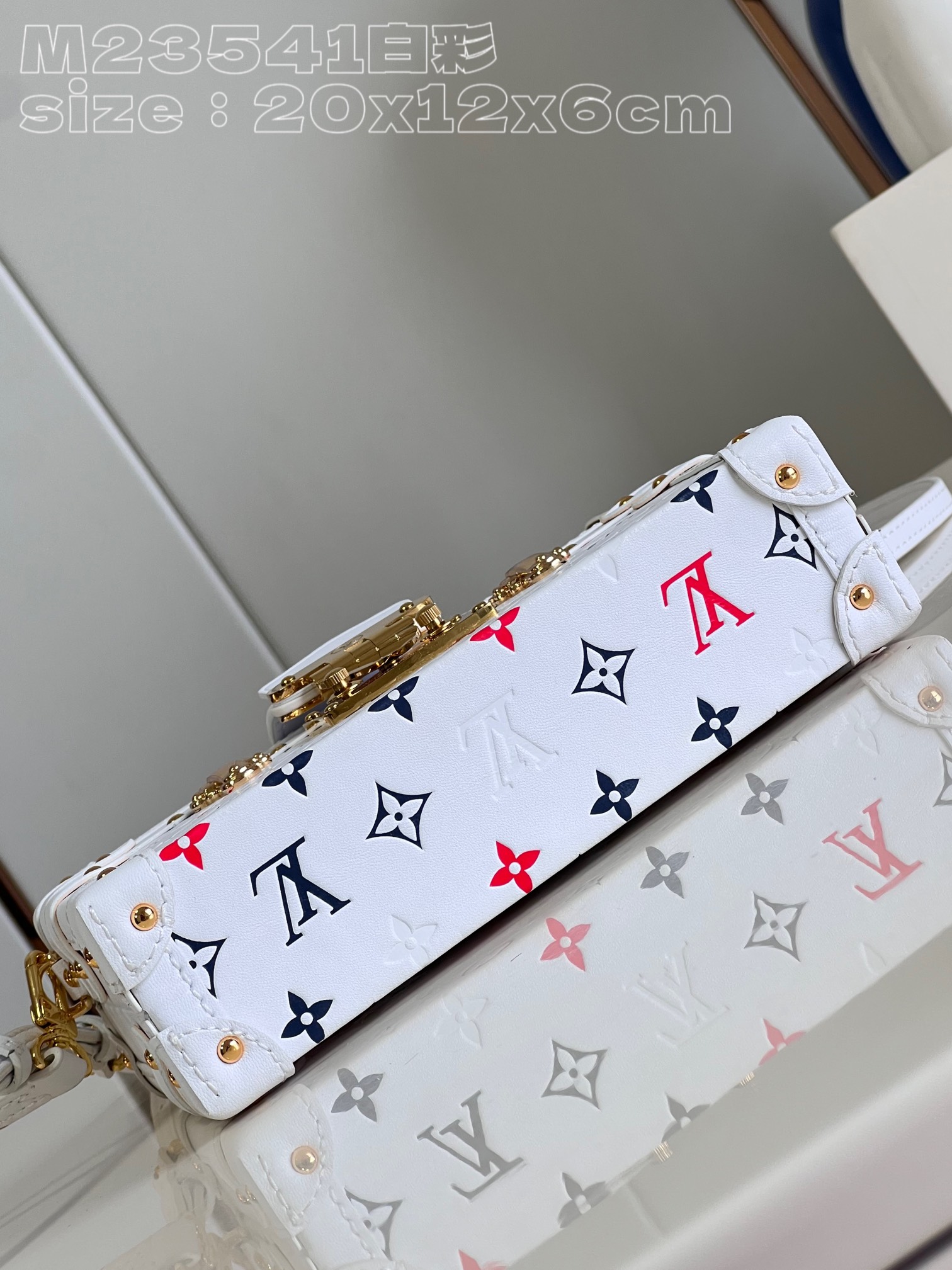 l**is V*t*n petite malle