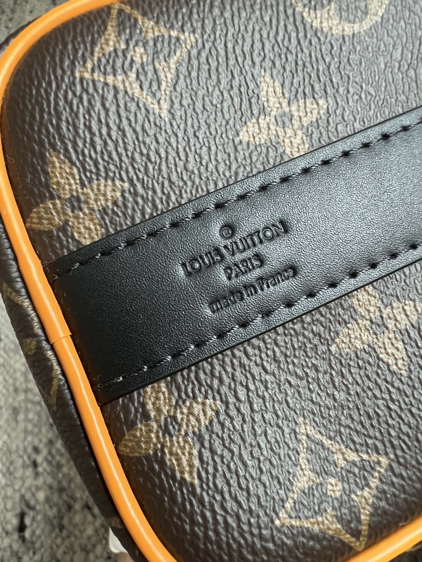 l**is V*t*n keepall bandoulière 25