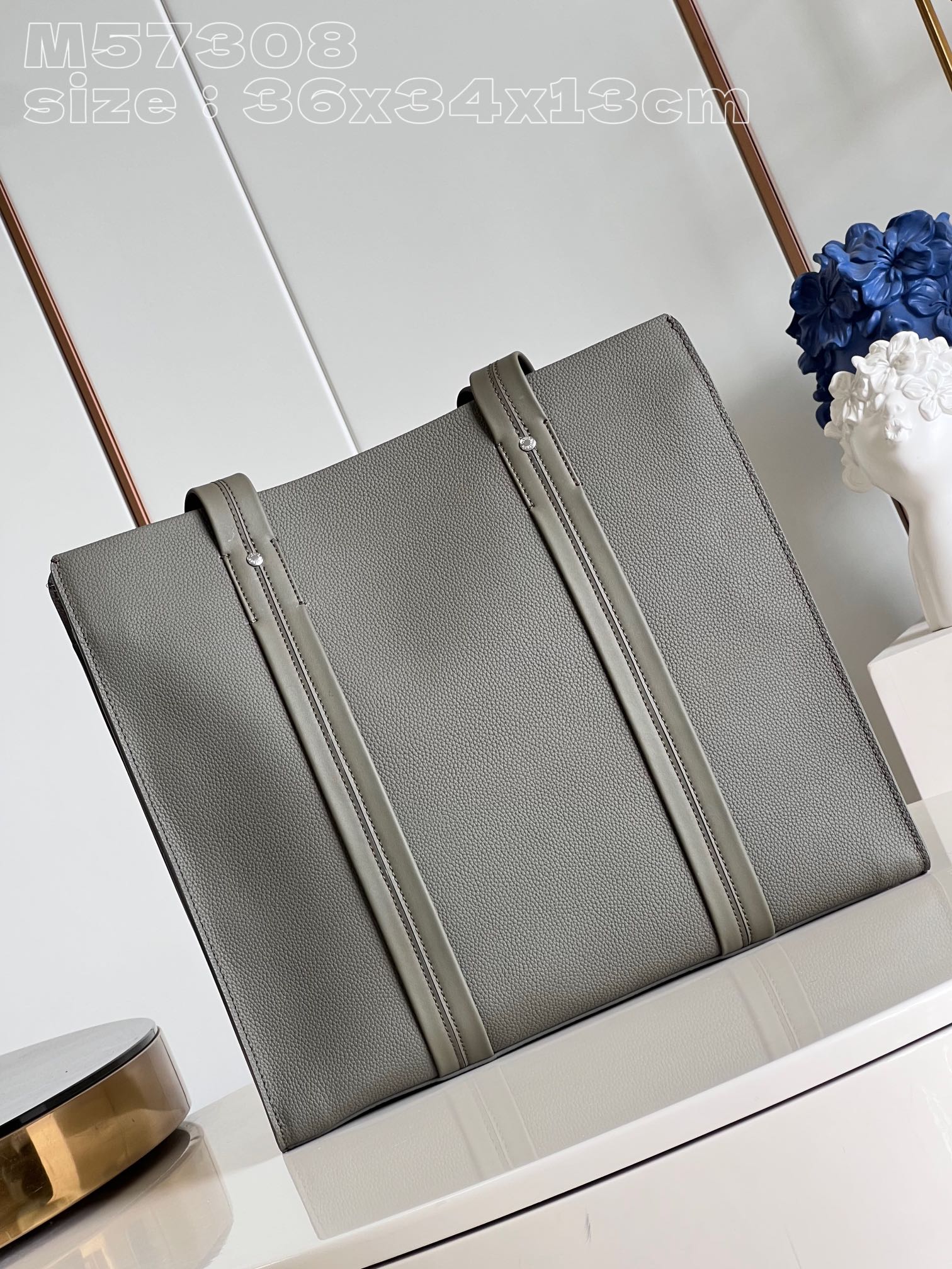 l**is V*t*n takeoff tote