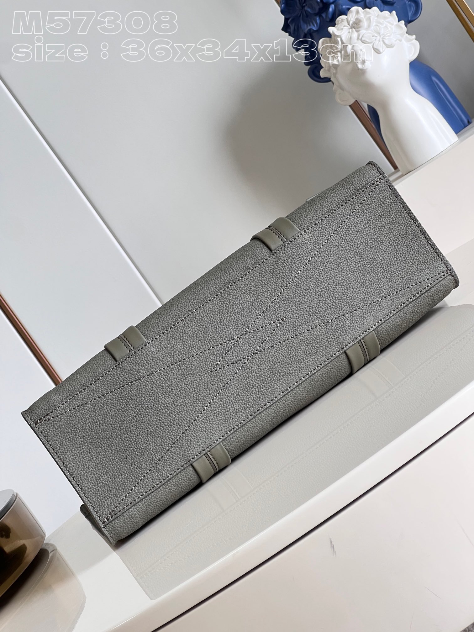 l**is V*t*n takeoff tote